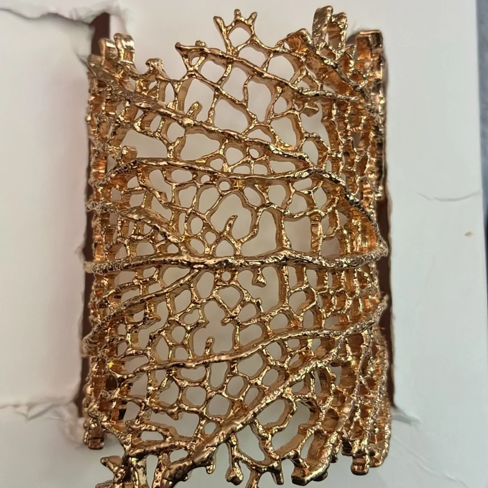 NWT. Zara Golden Solid Metal Coral-Shaped Bangle/Bracelet.